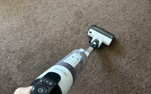 Levoit LVAC-200 Review: A Budget Cordless Vacuum That’s an Absolute Bargain